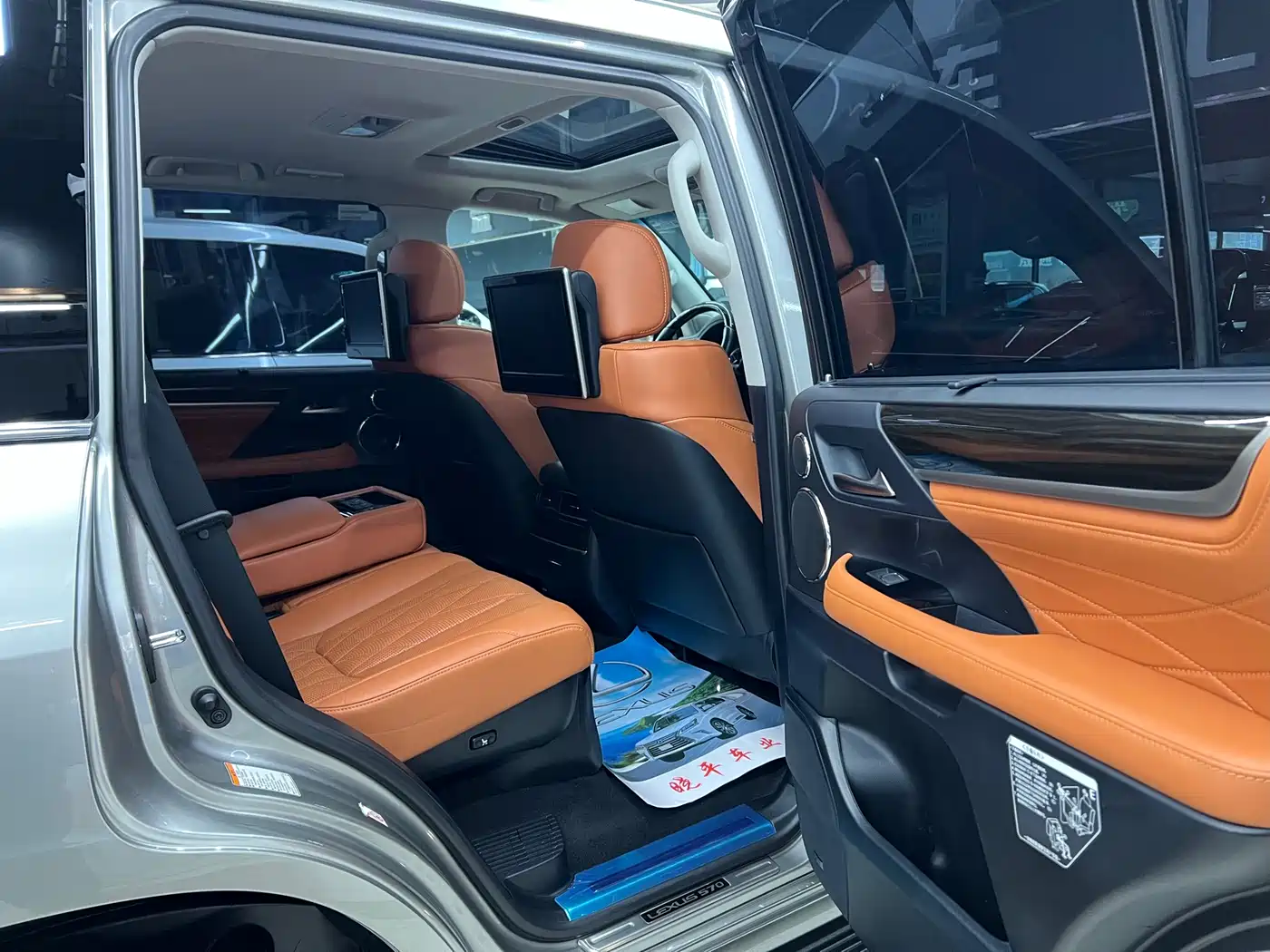 Lexus LX 2019 570 Peak Special Edition фото 7