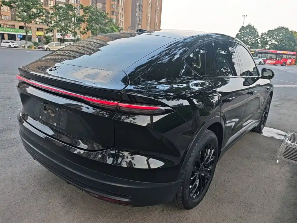 Фото 7 - NIO EC6