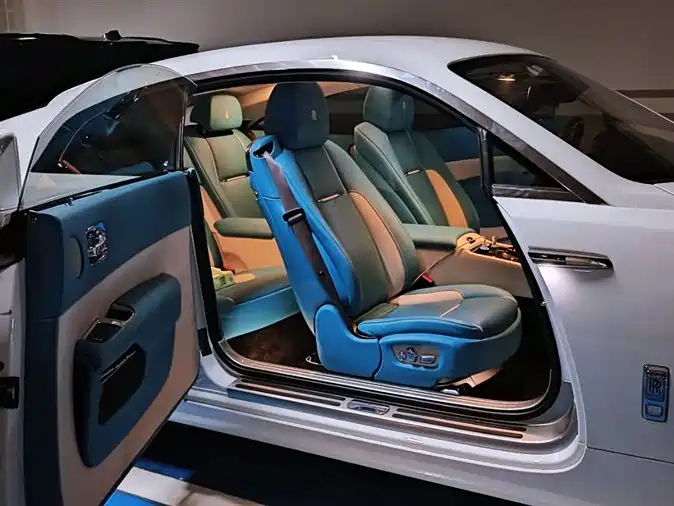ROLLS-ROYCE PHANTOM