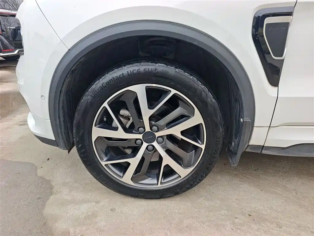 Lynk & Co 01 2017 2.0T AWD Pro фото 23