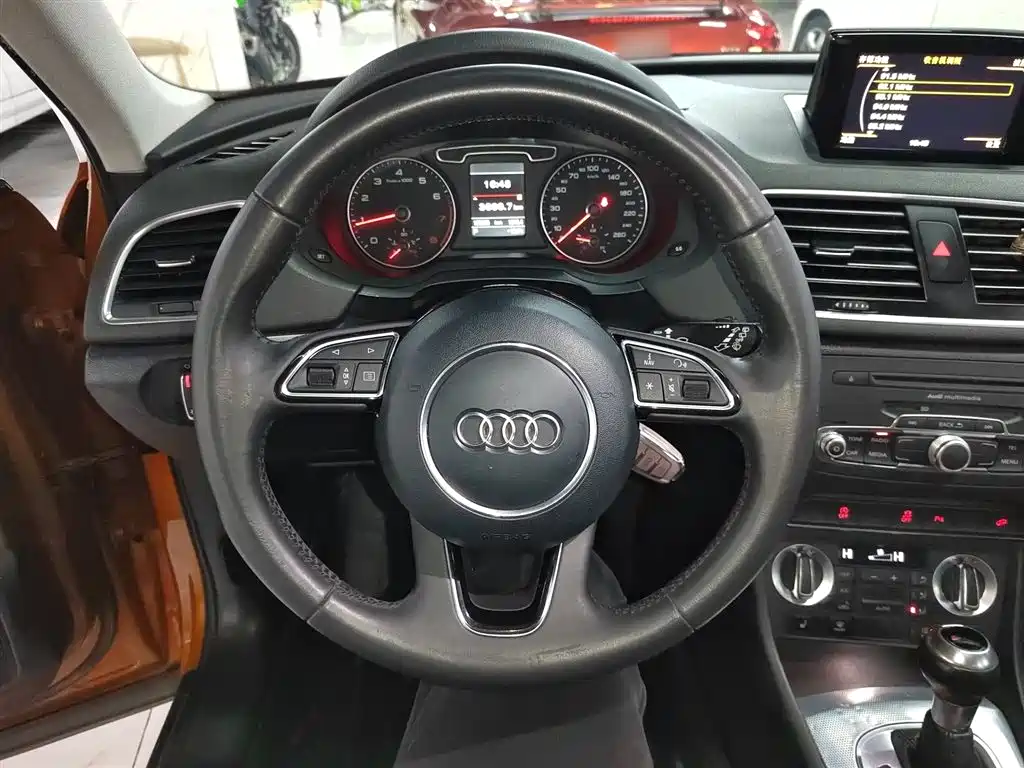 Audi Q3 2015 35 TFSI quattro Technology фото 9