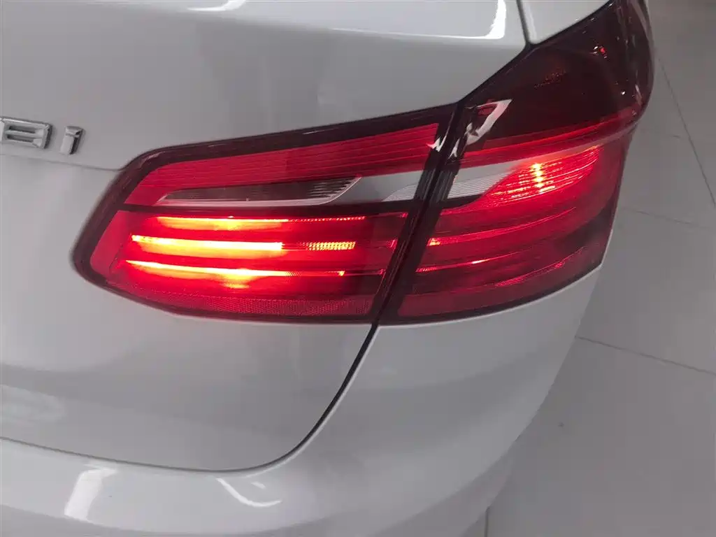 BMW 2 Series Touring 2016 218i Fashion Model фото 24