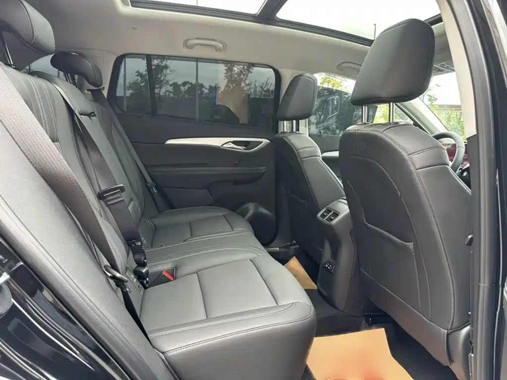Photo 15 - Buick Envision Plus