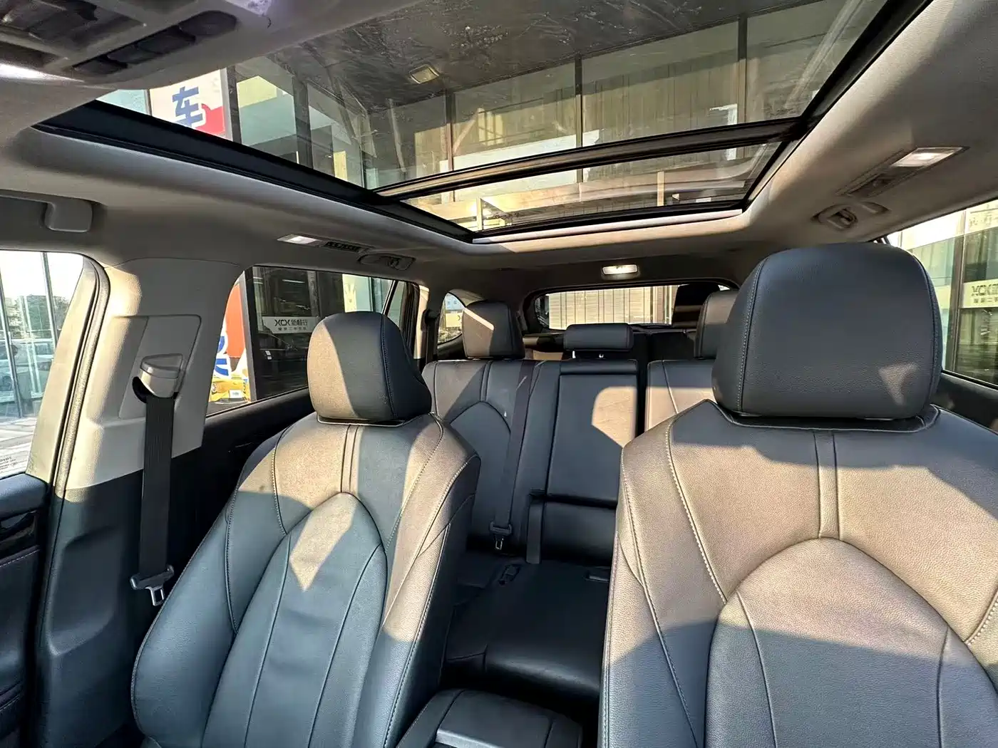 Toyota Highlander 2022 Dual Engine 2.5L 4WD Supreme Edition 7-Seater фото 9