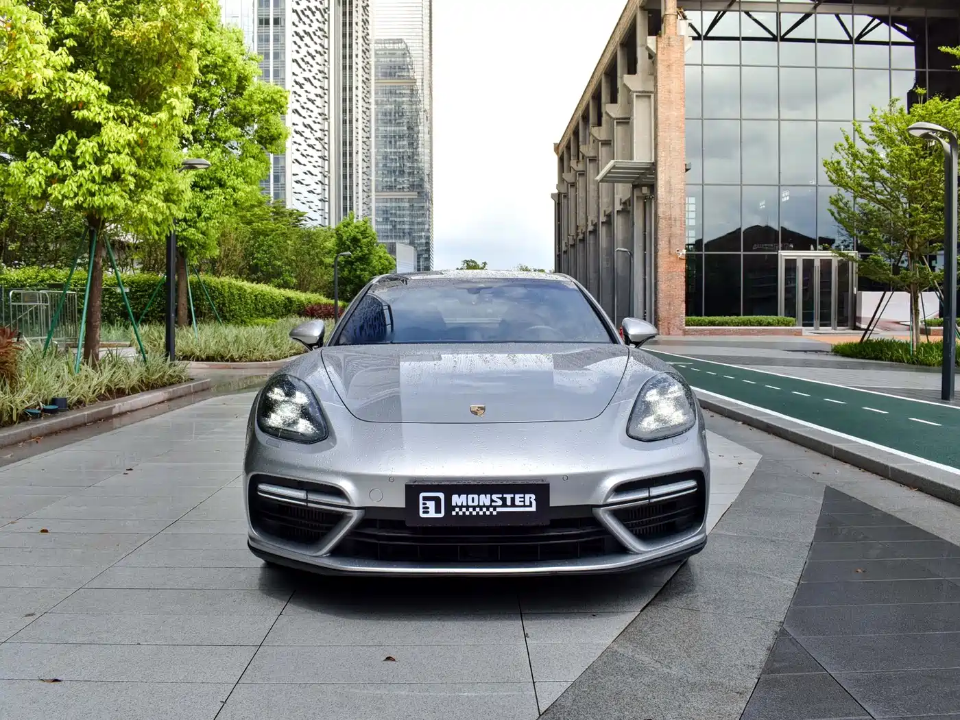 Фото 2 - Porsche Panamera