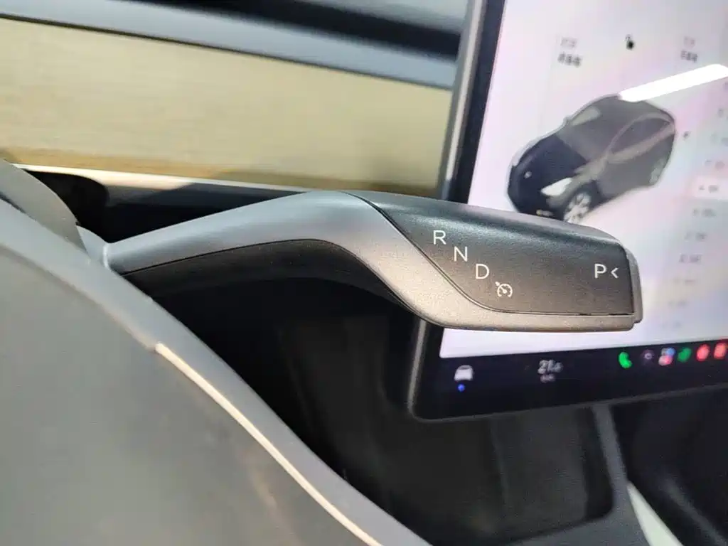 Фото 14 - Tesla Model Y
