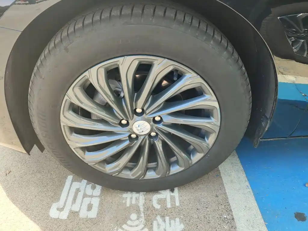 Buick LaCrosse 2025 2025 Model 28T Platinum Edition