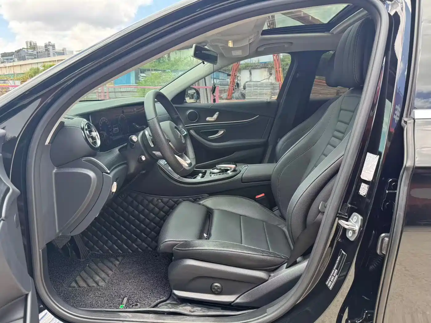 Mercedes-Benz E-Class 2016 E 200 L Sport Type фото 4