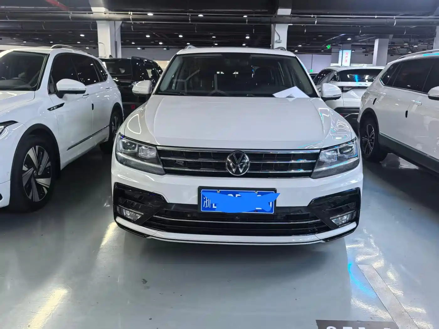 Volkswagen Tiguan L 2021 330TSI Automatic 2WD R-Line Premium фото 3