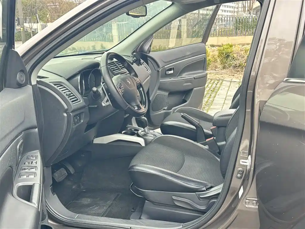 Peugeot 4008 (Import) 2013 2.0L 2WD Progressive фото 14