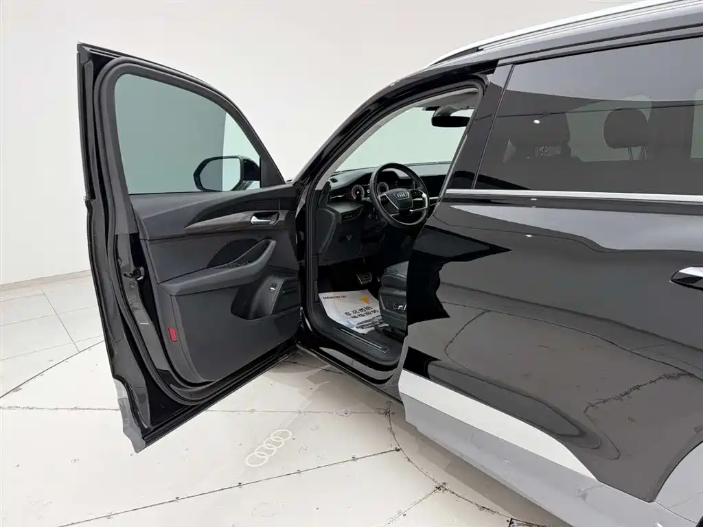 Audi Q6 2023 40 TFSI quattro Cloud View Yulin Package фото 13