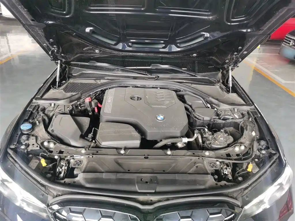 BMW 3 Series 2024 325i M Sport Shadowline Package фото 13