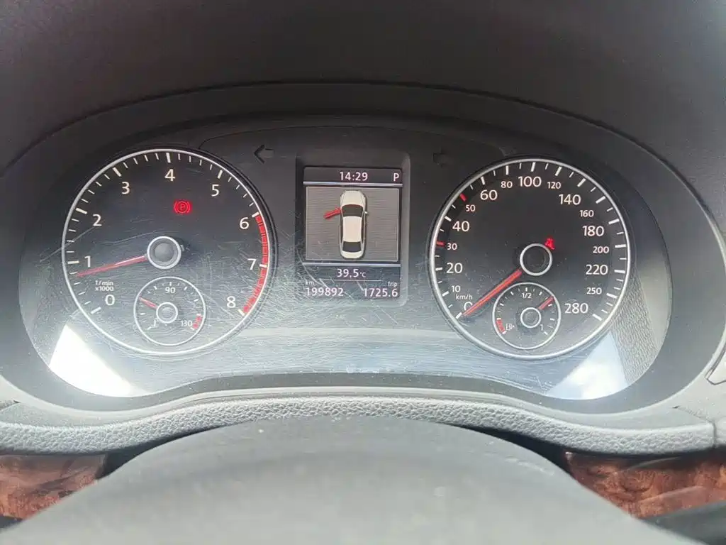 Volkswagen Passat 2012 2011 2.0TSI DSG Royal Edition