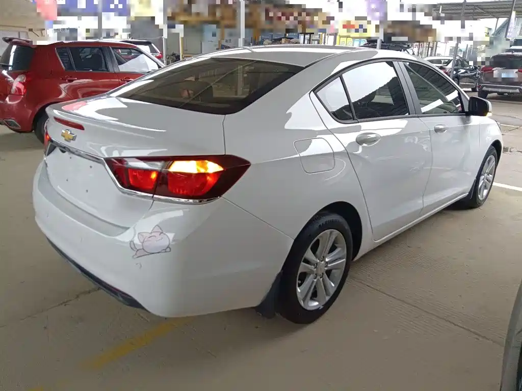 Chevrolet Cruze 2015 1.5L Automatic Fashion Navigation Edition фото 5