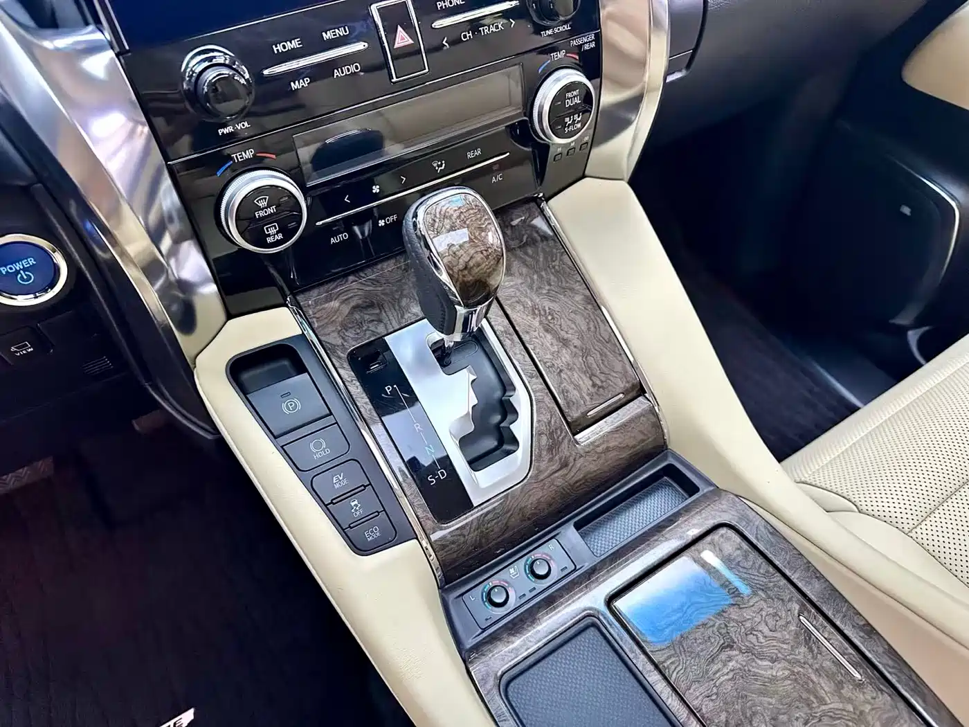 Toyota Vellfire 2021 Crown Hybrid 2.5L HV Premium Edition фото 19