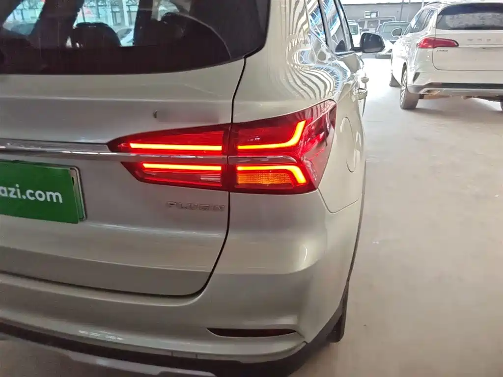 ROEWE RX5 NEW ENERGY