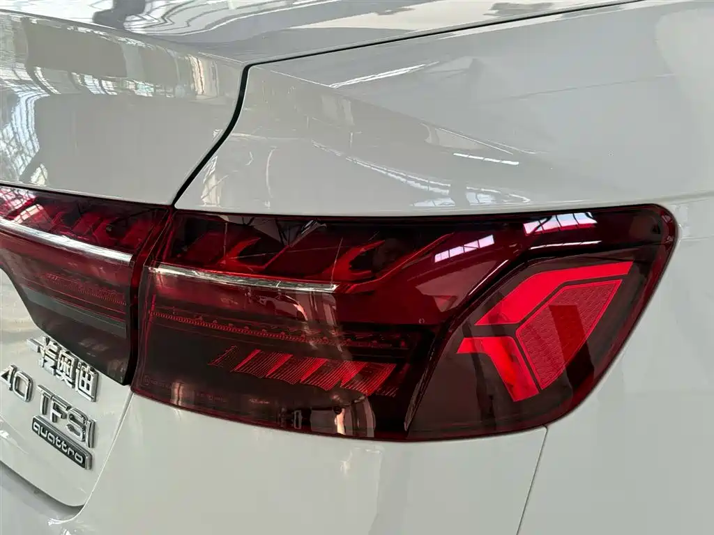 Audi A4L 2020 40 TFSI quattro Luxury Dynamic фото 7