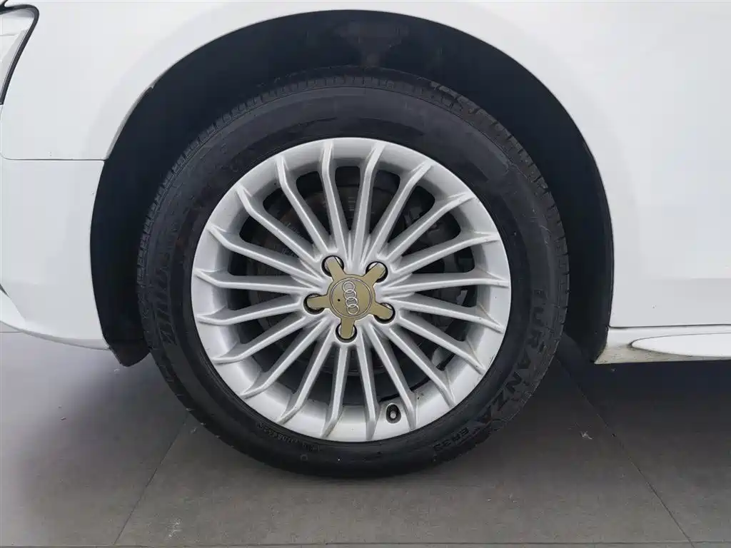 Audi A4L 2015 35 TFSI Auto Comfort фото 17