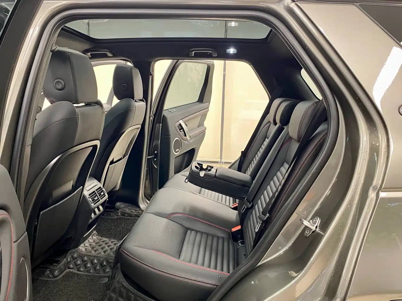 Land Rover Discovery Sport 2022 Model Facelift 249PS R-Dynamic S Performance Edition 5-seater фото 14