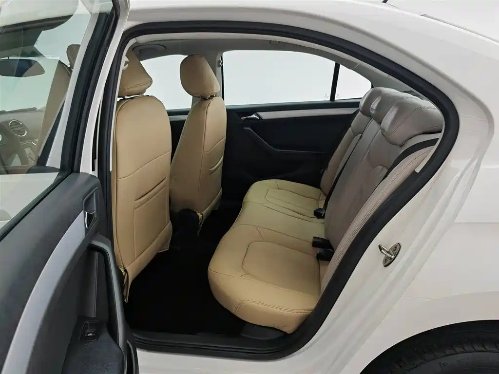 Volkswagen Jetta 2015 Value Edition 1.6L Manual Comfort фото 15