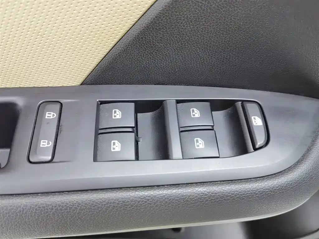 Chevrolet Monza 2020 320 Auto Comfort Edition фото 9