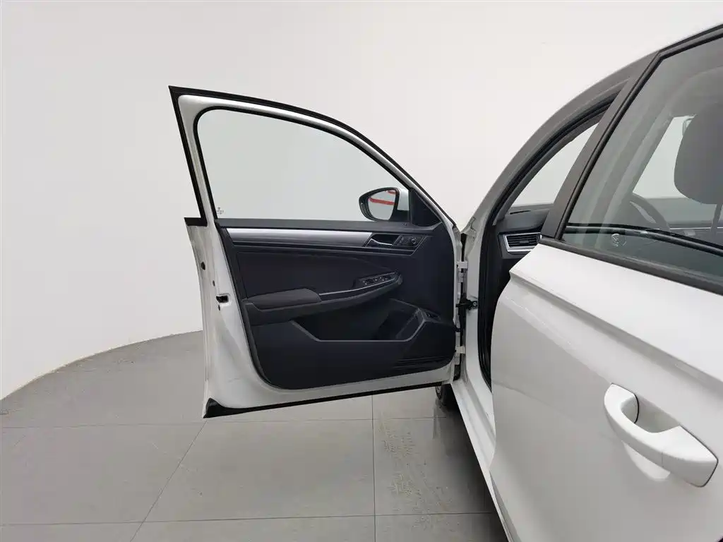 Volkswagen Bora 2018 1.5L Manual Fashion фото 8