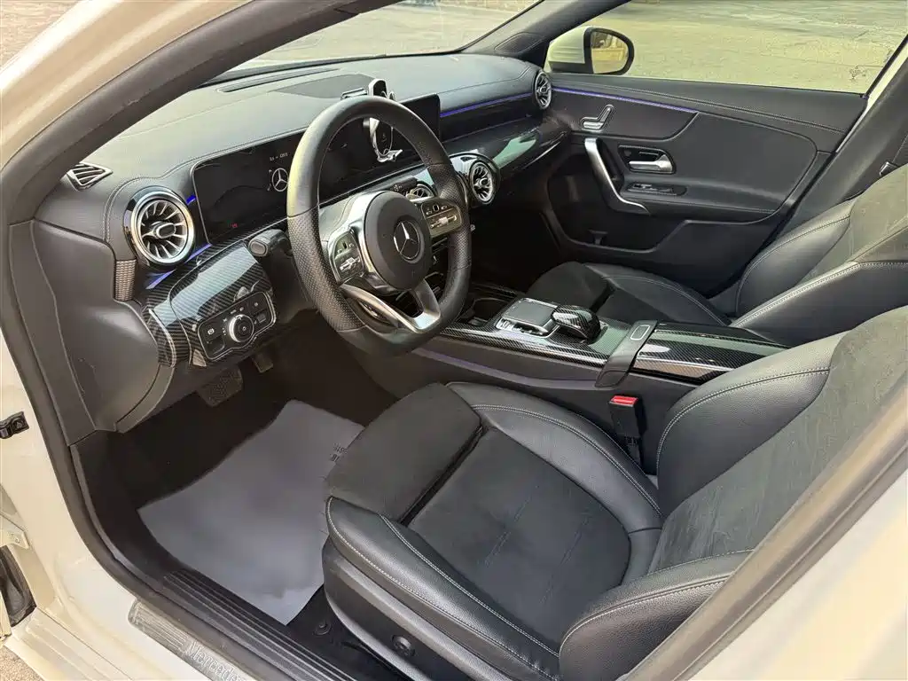 Mercedes-Benz A-Class 2019 A 200 L Sport Sedan фото 20
