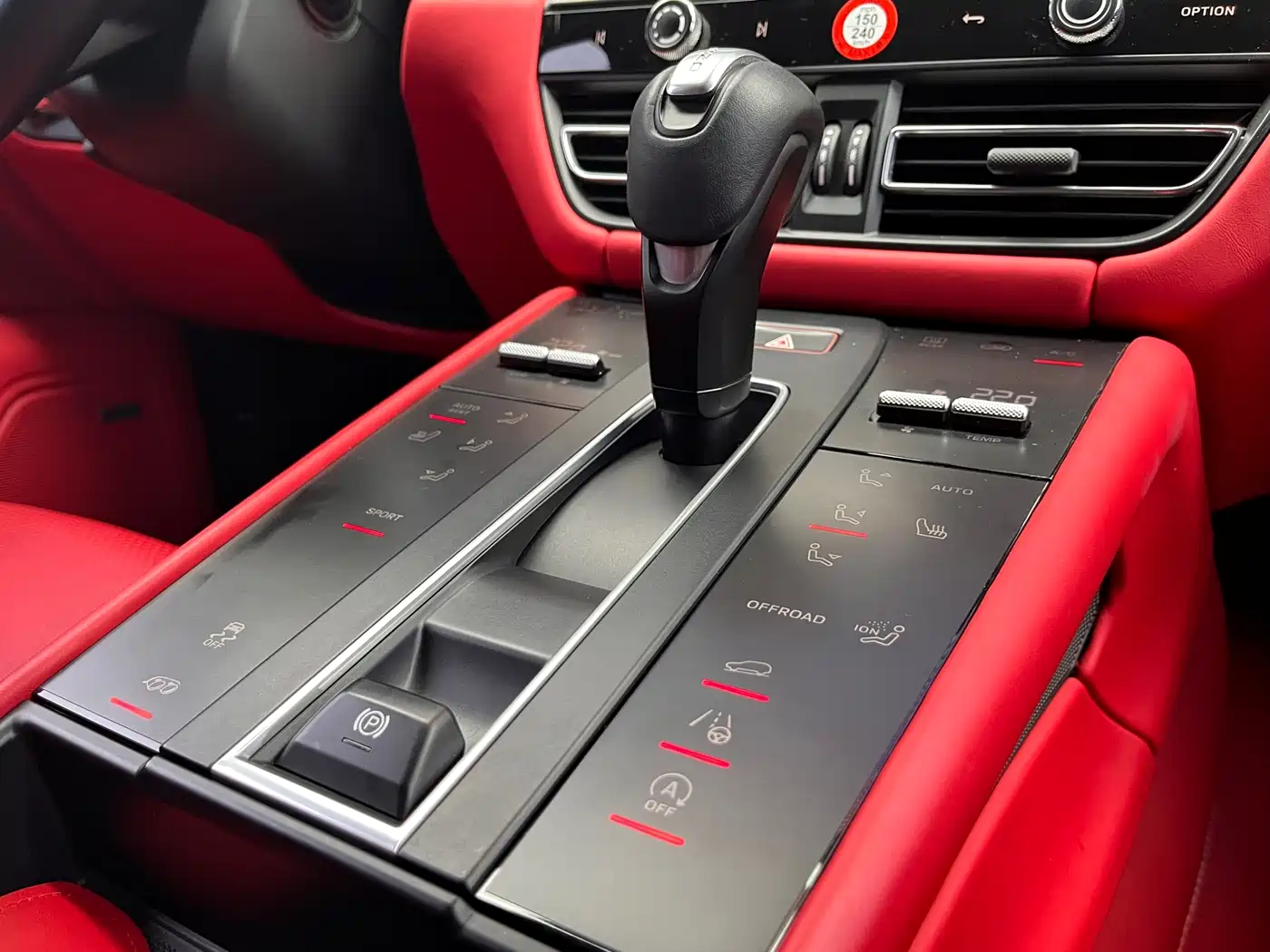 Porsche Macan 2022 Macan 2.0T фото 9