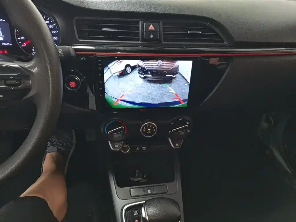 Kia KX CROSS 2017 1.4L AT GLS фото 9