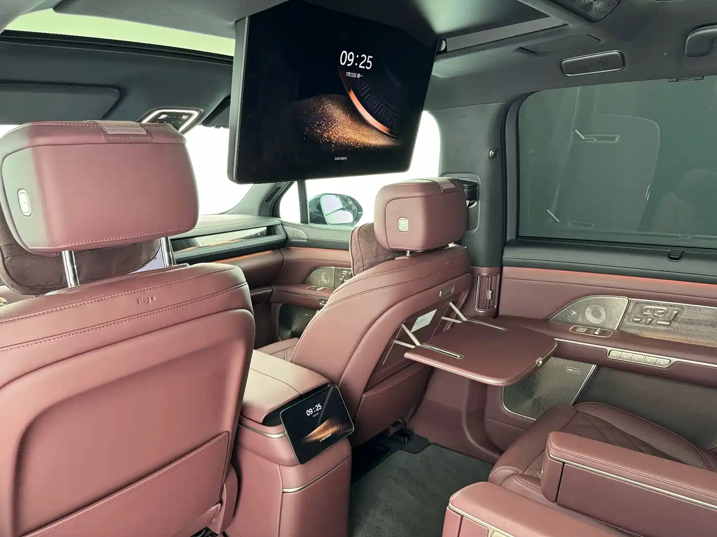 NIO ES8 2026 2025 Model 6-Seat Executive Luxury Edition