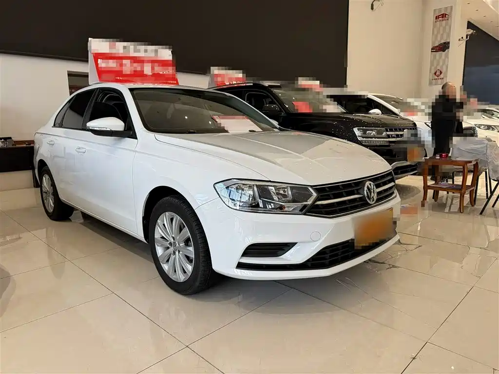 VOLKSWAGEN BORA