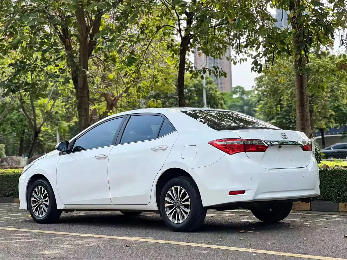Toyota Corolla 2017 Facelift 1.2T S-CVT GL фото 4