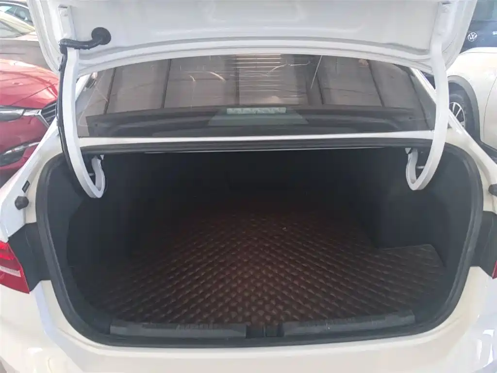 Volkswagen Lavida 2019 1.5L Automatic Comfort Edition China VI фото 19