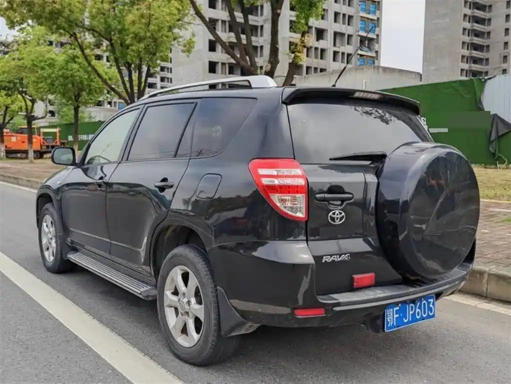 Toyota RAV4 Rongfang 2011 2.0L Automatic Classic Edition фото 9