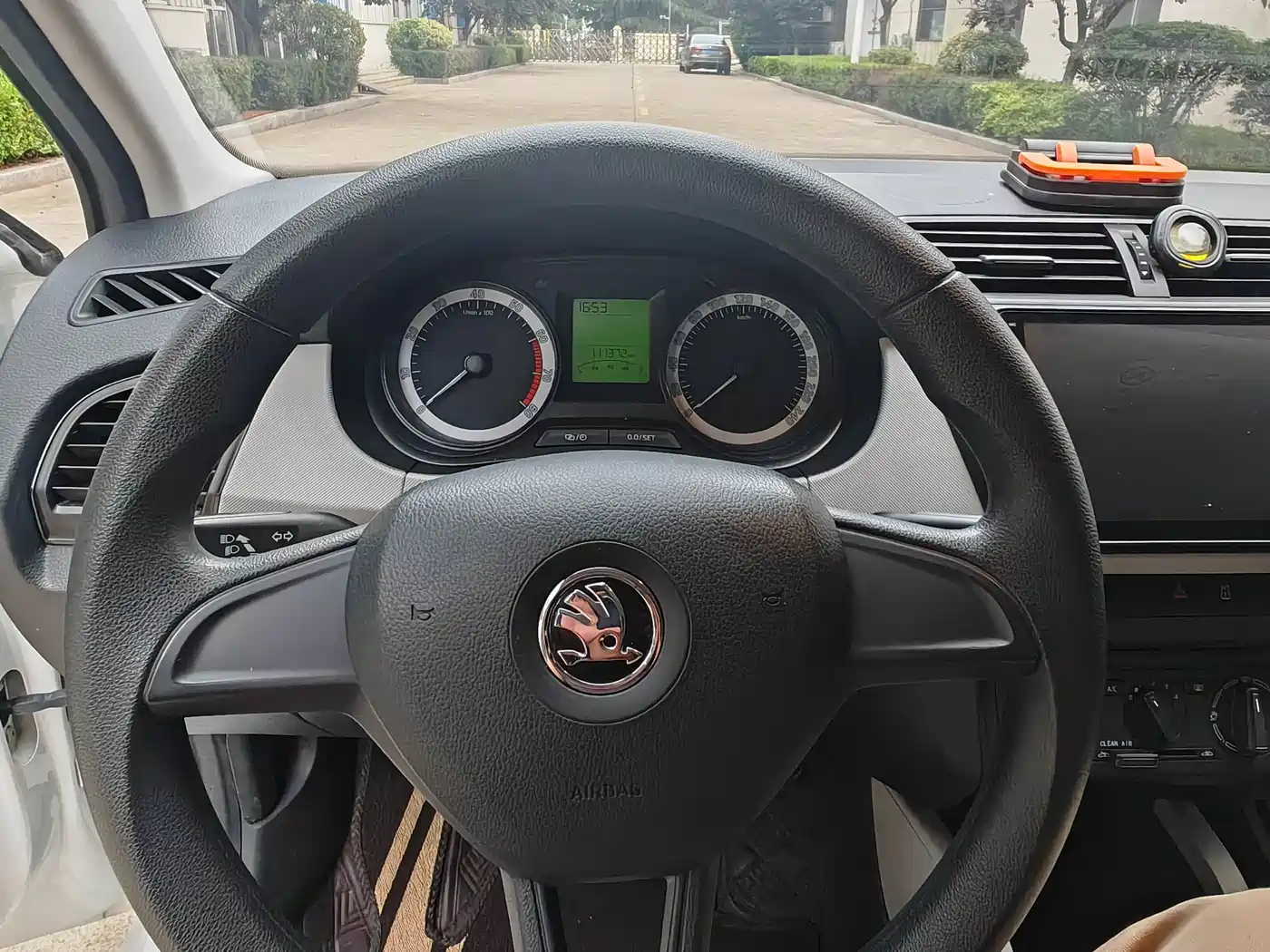 Škoda Fabia 2017 1.4L Auto Car Enjoy Edition фото 15