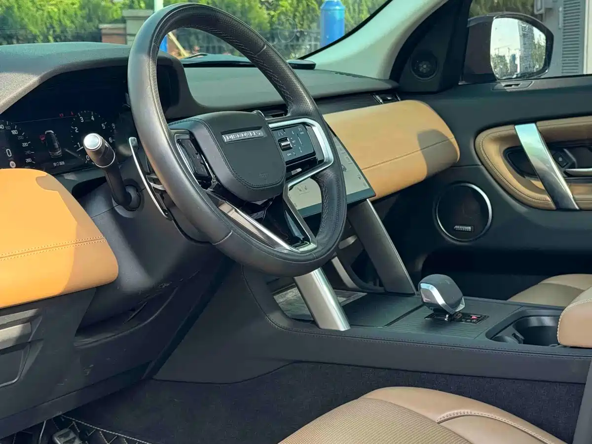 Land Rover Discovery Sport 2024 Luxury Custom Edition фото 26