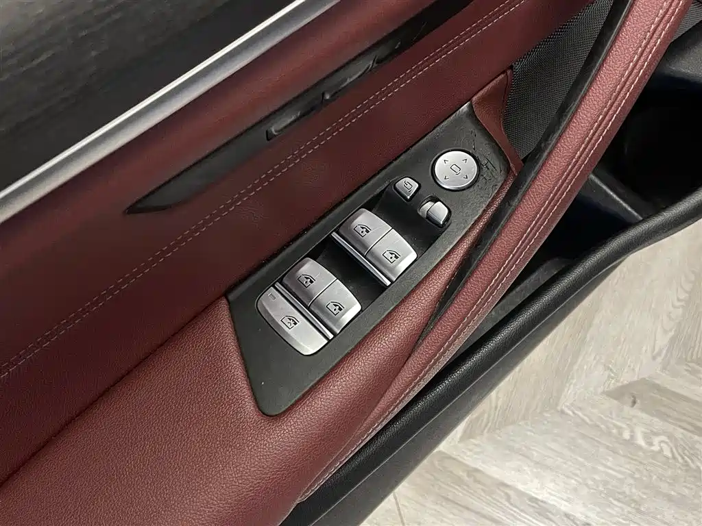 BMW 5 Series New Energy 2021 535Le M Sport Package фото 21