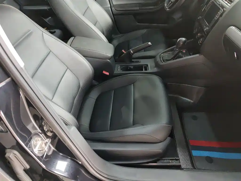 Volkswagen Sagitar 2018 1.6L Automatic Comfort фото 21