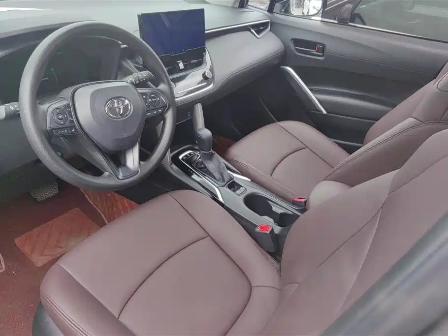 Toyota Corolla Cross 2023 Hybrid 2.0L Pioneer Edition фото 12