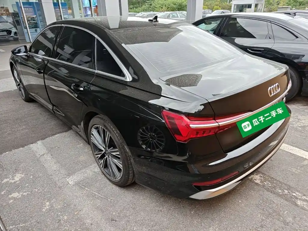 Фото 5 - Audi A6L