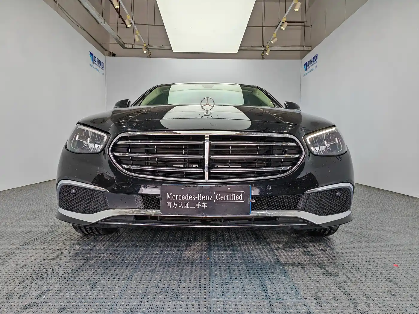Mercedes-Benz E-Class 2023 E 260 L фото 2