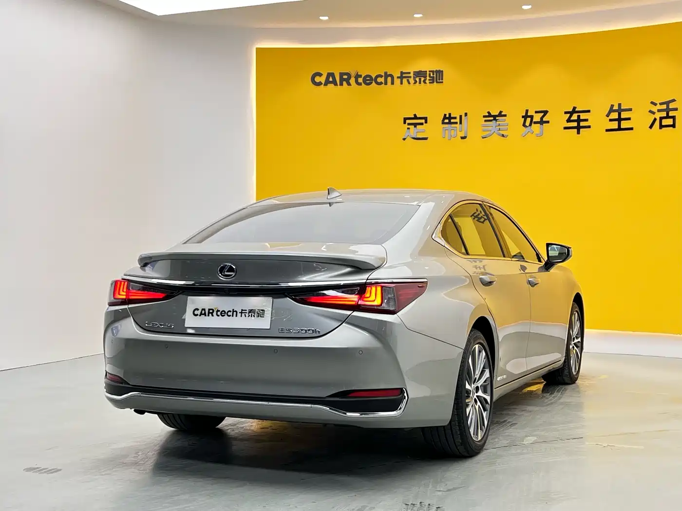 Lexus ES 2020 300h Ultimate Edition фото 26
