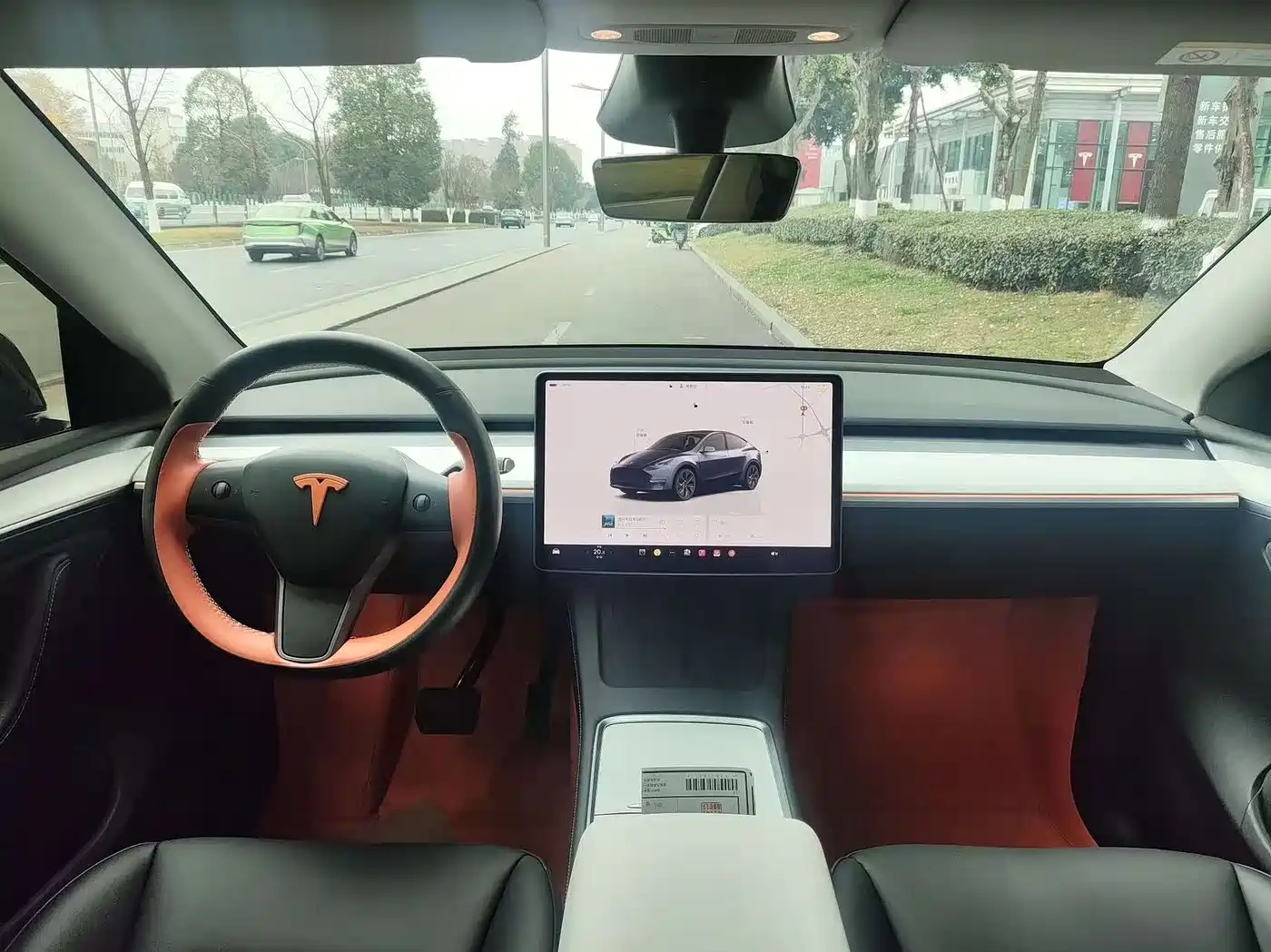TESLA MODEL Y