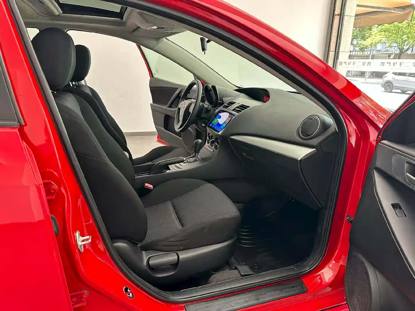 Mazda Mazda3 Axela 2014 2013 Hatchback 1.6L Automatic Elite