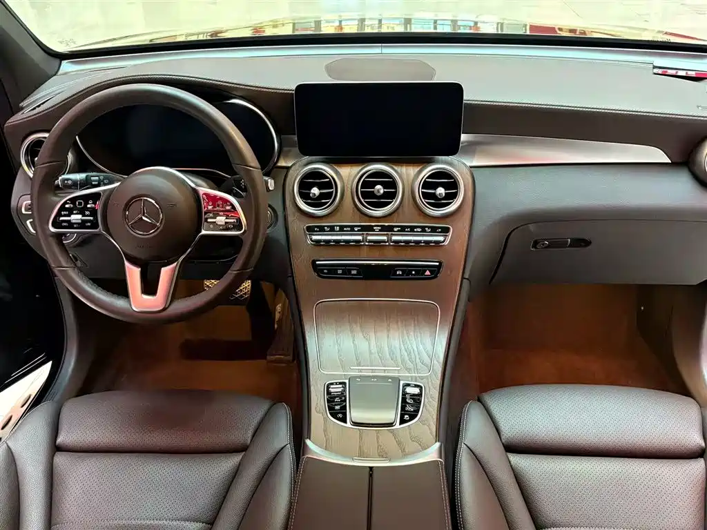 Mercedes-Benz GLC 2022 Facelift GLC 300 L 4MATIC Dynamic Collector's Edition фото 5