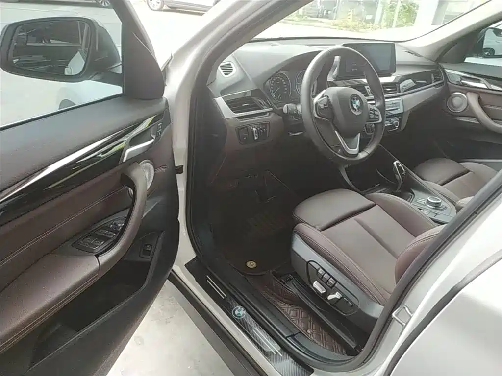 BMW X1 2021 Facelift sDrive20Li Fashion фото 16