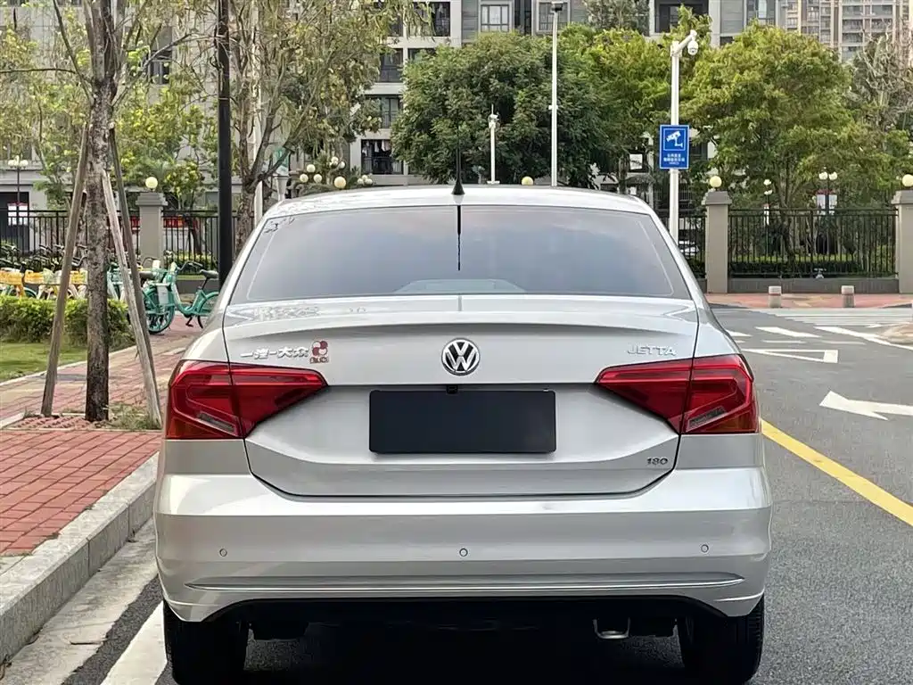 Volkswagen Jetta 2017 1.5L Automatic Comfort фото 25