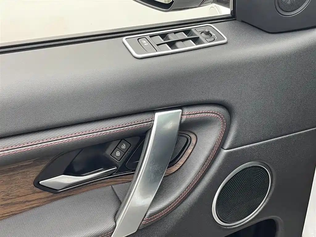 Land Rover Discovery Sport 2021 249PS R-Dynamic S Performance Edition фото 9