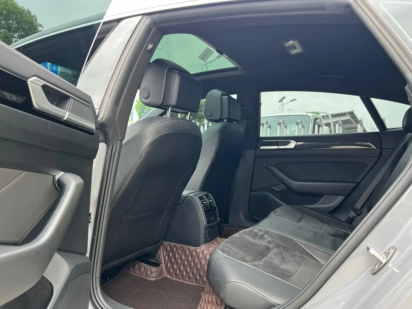 Volkswagen FAW-Volkswagen CC 2021 330TSI Dazzle Edition фото 27