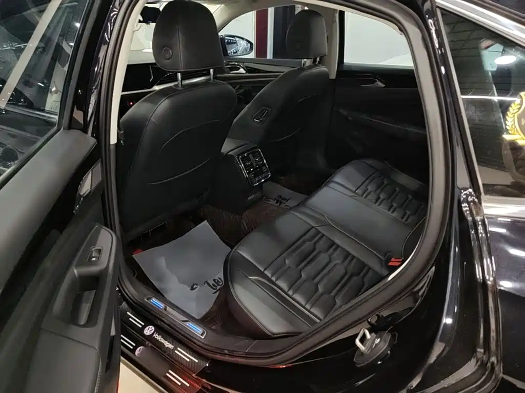 VOLKSWAGEN PASSAT NEW ENERGY